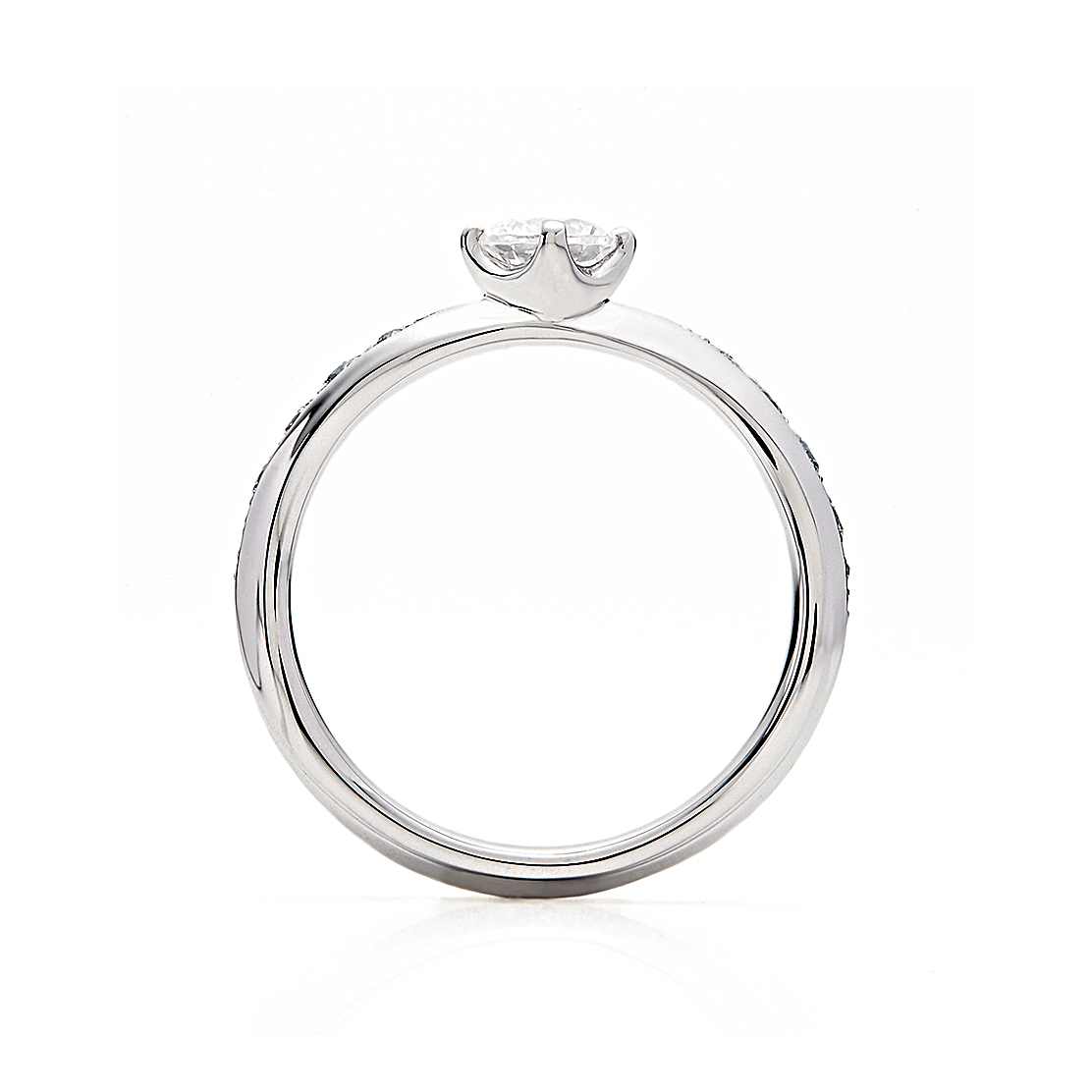 側面から見た婚約指輪