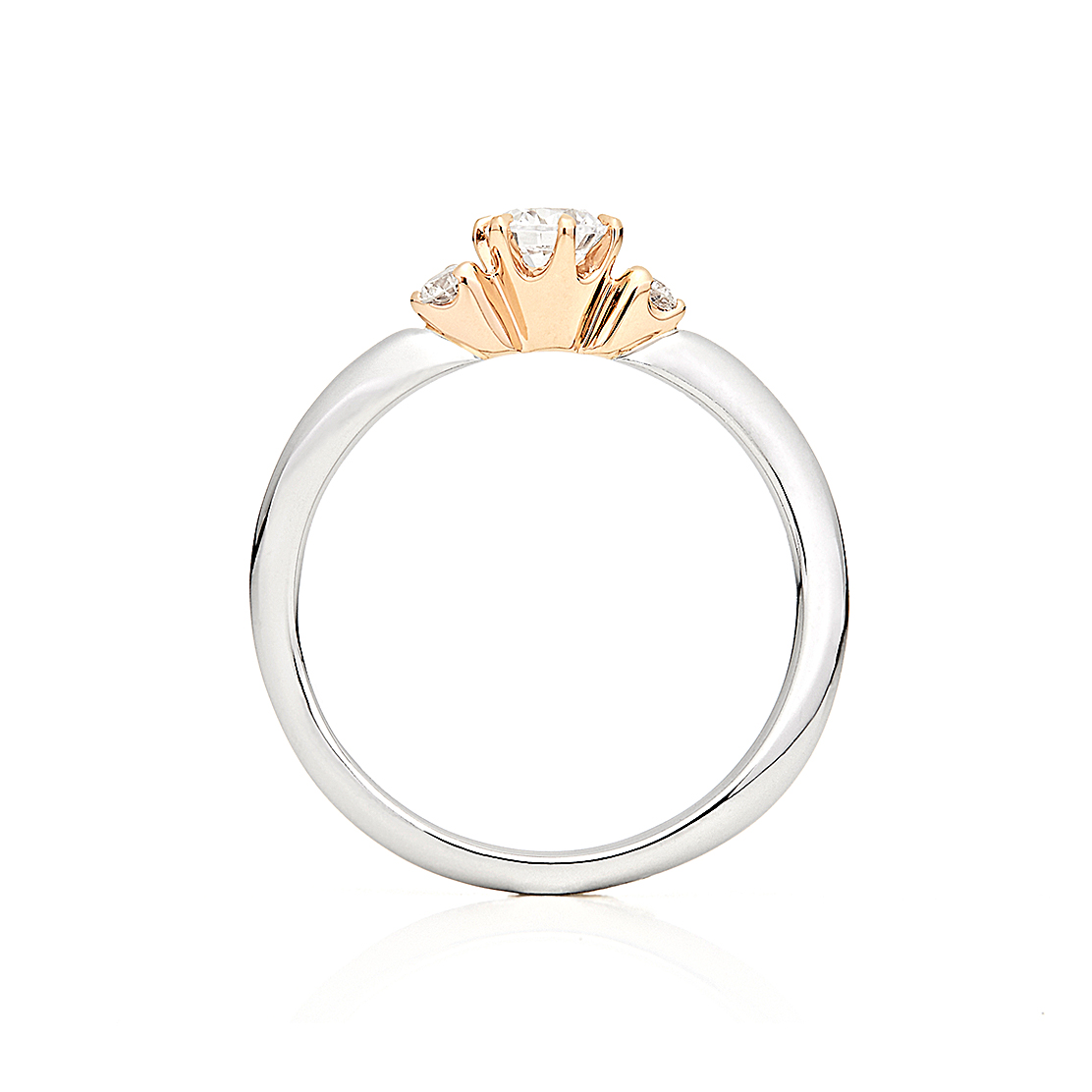 側面から見た婚約指輪